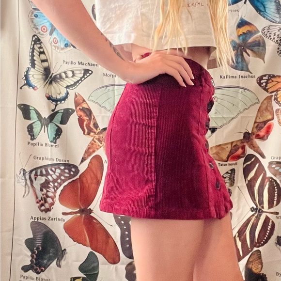 Red faux corduroy skirt - Picture 3 of 5
